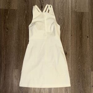 Elegant White Sleeveless Dress